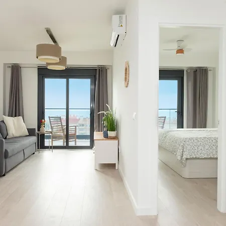 아파트 Contemporary One-bedroom 알가로보