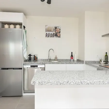 Contemporary One-bedroom 아파트 알가로보