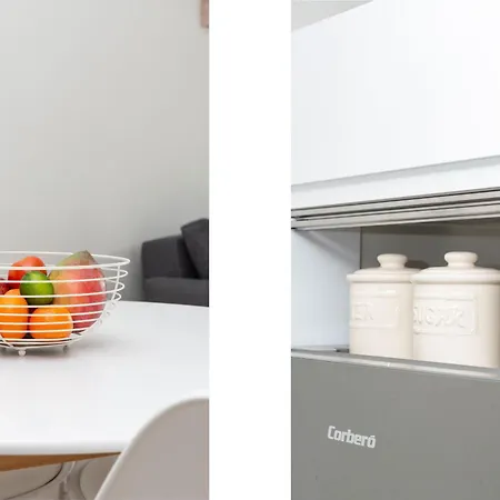 아파트 Contemporary One-bedroom 알가로보
